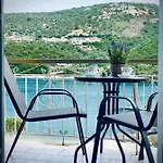 Sofia's House Апартаменты Сивота